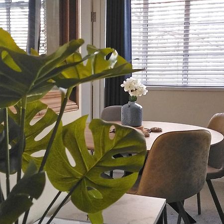 Spacious Apartment - Double And Sofa Bed - Wonderful Pavilion Views 브라이턴 외부 사진